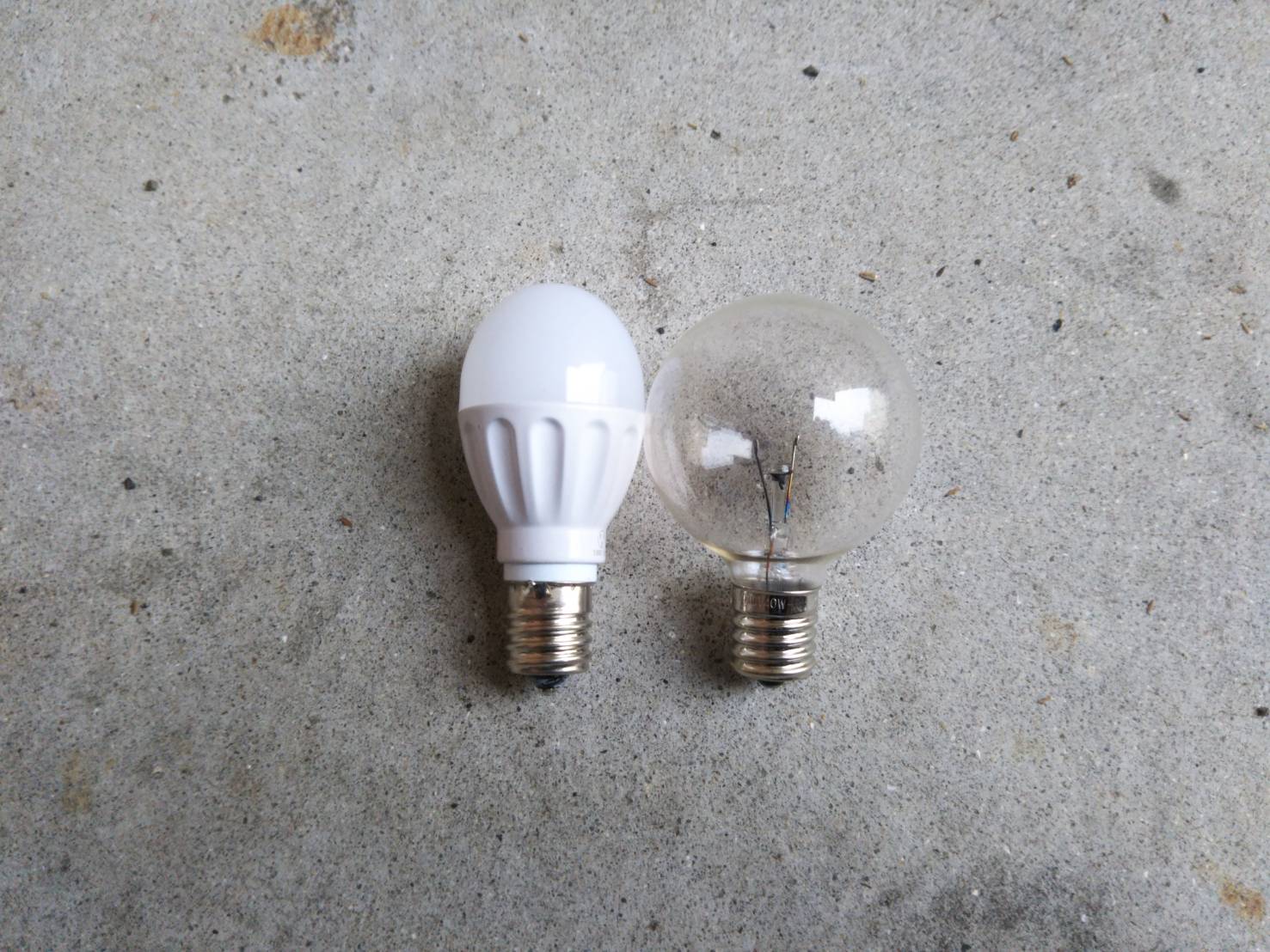 記事 白熱電球はもう古い。今はLED電球の時代/神戸、明石、加古川、姫路の不動産管理・サブリースのアースデザイン明石のアイキャッチ画像